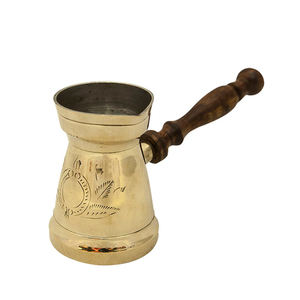 Cafetera de latón Kanaka Cezve árabe turco con mango de madera - Product Image 3