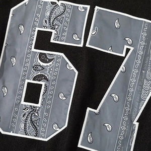 OEM personalizado de los hombres de manga larga Letterman Varsity chaqueta de cuello alto negro gris Streetwear recubierto procesamiento Chenille bordado - Product Image 6