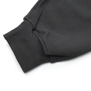 Sweat à capuche personnalisé avec rivets - Haute qualité, style audacieux avec détails en rivets, parfait pour le streetwear urbain, la mode décontractée - Product Image 3