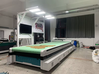 Équipement de découpe automatique de fourrure artificielle CNC, machine de découpe de cuir de bottes en fourrure animale