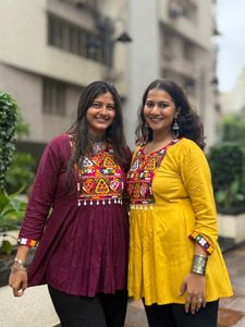 Festival Wear Rayon de couleur incroyable avec Gamthi Lace et Kodi Lace Kurti Fabricant en gros et exportateur de Surat - Product Image 5