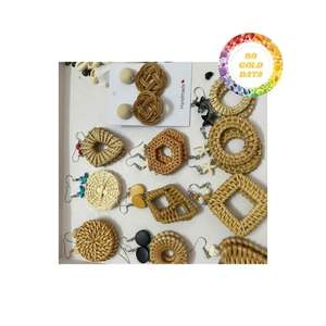 ชุดเครื่องประดับต่างหูสำหรับวันหยุดและปาร์ตี้พร้อมต่างหูหวายสไตล์เกาหลีคอลเลกชันใหม่ชุดแฟชั่นหรูหราทันสมัย - Product Image 3