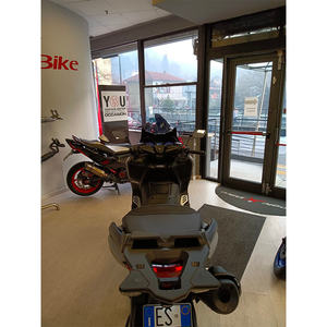 Motocicleta de Alto Rendimiento T-MAX 560 con Características Avanzadas - Product Image 3