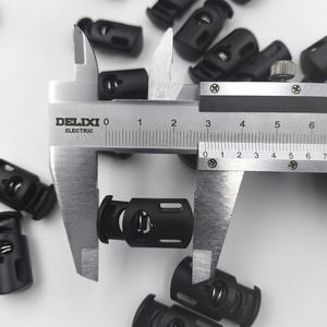 Bouchon plastique noir 27x15mm pour fil de 7mm - Product Image 3