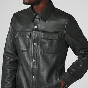 Veste en cuir vintage noire pour homme avec boutons-Manteau en cuir classique boutonné pour un look rétro intemporel, parfait pour décontracté - Product Image 4