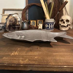 Bandeja de Servir de Metal con Acabado Plateado en Forma de Pez de Estilo Vintage, Adecuada para Decoración del Hogar y Servir Mariscos - Product Image 2