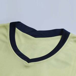 Uniforme de fútbol de poliéster, diseño personalizado de uniforme de la mejor calidad, ligero, fabricado en paquistaní - Product Image 6