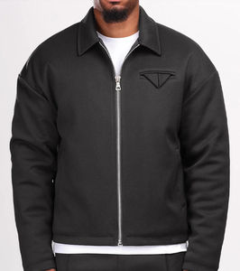 เสื้อแจ็คเก็ตขนแกะคอตั้งแบบมีซิปพร้อมโลโก้สั่งทำคุณภาพสูงสำหรับขายส่งปี 2026 สีดำสำหรับโค้ช ใส่ได้ทั้งชายและหญิง มีกระเป๋าเสื้อ - Product Image 3