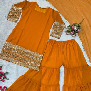 PRECIOSO TOP Y PLAZZO CON FANCY DUPPATA CON TRABAJO DE BORDADOS - Product Image 1