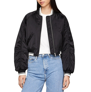 Blouson universitaire en satin de haute qualité pour femmes Offre Spéciale Blousons bombardiers en satin en tissu de couleur unie pour femmes avec des couleurs personnalisées - Product Image 2