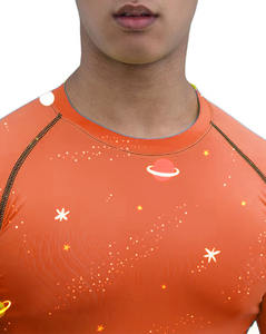 Camisa de entrenamiento de compresión de secado rápido con protección contra sarpullidos de LICRA de media manga para hombre con patrón liso sublimado ajustado para BJJ MMA - Product Image 3