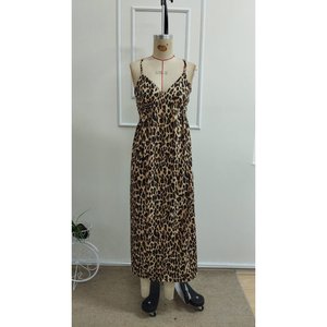 Robe longue en tricot à imprimé léopard et col en V pour femme Jane's, robe maxi décontractée à bretelles spaghetti pour les vacances d'été - Product Image 6