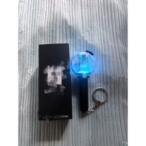 Llavero Luminoso MINI Amy de Alta Calidad para que los Fans Apoyen los Productos Relacionados con Wai. Igual al estilo de B Ts. - Product Image 2