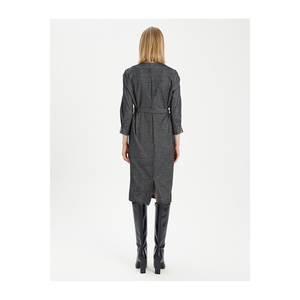 Vestido Midi de Mezcla de Viscosa con Doble Bolsillo, Manga Larga, Cuello de Vestir y Detalles de Cinturón para Mujeres Profesionales - Product Image 4