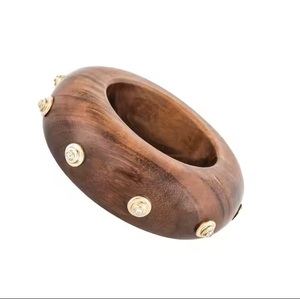 กำไลข้อมือแฟชั่นทำจากไม้สไตล์อินเดียสำหรับผู้หญิงและเด็กผู้หญิงเพิ่มความทนทานพร้อมเครื่องรางทองเหลืองเคลือบป้องกันเป็นพิเศษ - Product Image 3