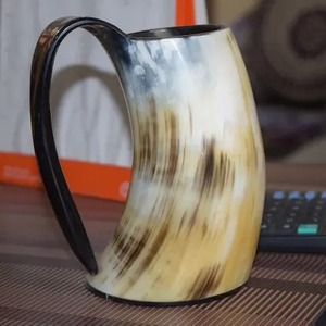 Jarra Vikinga Ecológica Hecha a Mano de Cuerno de Búfalo, Decoración para el Hogar Estilo Animal, Artesanía HA, Color Personalizado, Forma Natural - Product Image 2