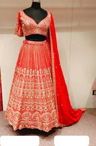 Robe en georgette brodée chic pour femme adaptée aux cérémonies de fêtes et aux événements indiens traditionnels - Product Image 5