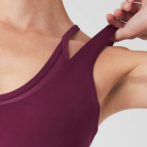 Pakistan vente en gros ensemble de yoga haute performance pour femmes compression confortable extensible respirant motif solide ensemble 2 pièces - Product Image 6