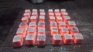 Assurez-vous d'obtenir une offre fantastique sur le charbon de coco pour narguilé en forme de cube, briquettes de charbon actif pour chicha. - Product Image 4