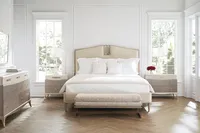 Trouvez votre rythme : Commode classique élégante pour rangement à prix de liquidation exclusifs