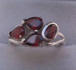 Anillo de Plata de Ley 925 Shah Gems con Granate Natural para Mujer, Joyería Fina para Uso Diario, Piedra de Ópalo con Corte de Pera, Platino y Rodio - Product Image 1