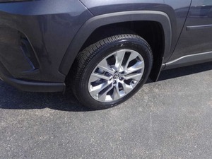 Toyota RAV 4 Limited 2024 Usado en Buen Estado, SUV de 4 Puertas - Product Image 4