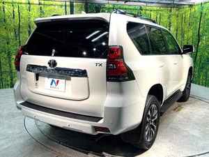 Nuevo Toyota Land Cruiser Prado 2024 TX L, poco usado, en excelentes condiciones, sin fumadores, 4x4, 7 plazas - Product Image 5