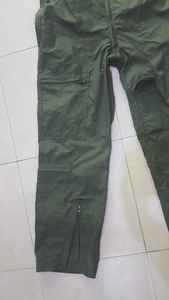 ชุดเครื่องแบบนักบินสำหรับผู้ชาย ใช้สำหรับสายการบิน ผลิตจากโพลีเอสเตอร์ 100% - Product Image 4