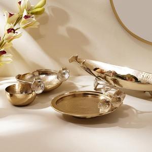 Juego de 2 Adornos de Mesa de Latón con Diseño de Hoja Dorada, Elegantes Centros de Mesa para Sala de Estar, Mesa de Comedor y Decoración del Hogar, de la India - Product Image 2