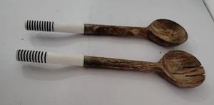 Cuillère de service multifonctionnelle en résine et bois de haute qualité, ustensile de table attrayant - Product Image 6