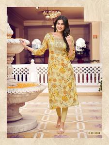 Nouvelle impression numérique de fleurs Heavy Reyon avec régulateur de travail Collection Kurti par Royal Export - Product Image 5