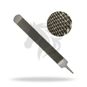 Râpe à sabots Bellota Raptor Plus de 17 pouces, extra large, outil de fermeur pour le soin et la coupe des sabots de cheval - Product Image 1