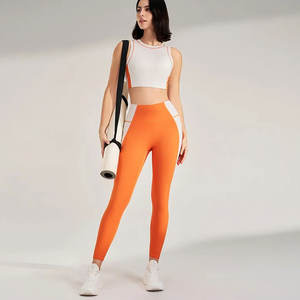 Conjunto de Yoga de 2 Piezas Transpirable y Ecológico Personalizable para Mujer con Logotipo Frontal y Cintura Elástica para Gimnasio, Correr y Entrenamientos en Casa - Product Image 1