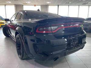 USADO 2023 Bajo Kilometraje Transmisión Automática Asientos de Cuero Techo Panorámico Tracción en las Cuatro Ruedas A la Venta Sin Accidentes y Listo para Enviar - Product Image 2