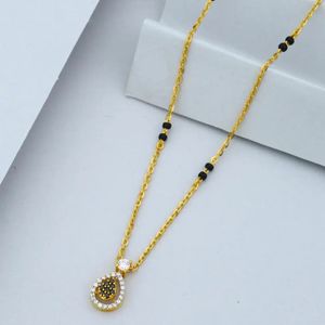 Collier Mangalsutra Teardrop Bloom pour femme, élégant pendentif floral, perles noires, bijoux traditionnels, cadeau de mariage tendance - Product Image 1
