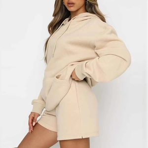 Conjunto de Sudadera con Capucha y Pantalones Cortos por Encima de la Rodilla para Mujer, Corte Regular, Tejido Transpirable, Dos Piezas Casuales - Product Image 4