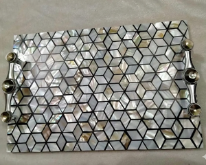 Bandeja de Servicio con Incrustaciones de Resina Hecha a Mano con Asas Resistentes Diseñada para Agregar Elegancia y Lujo a la Decoración de la Cocina, el Comedor y la Mesa - Product Image 3