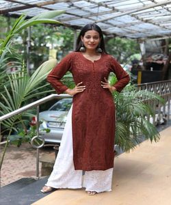 Elegante Vestido Abaya Musulmán de Talla Grande con Bordado de Hilo y Dupatta para Uso Festivo en el Eid - Product Image 4