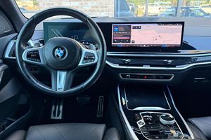 BMW X7 XDRIVE40I SUV ปี 2024 สภาพดีเยี่ยม เบาะหนัง เกียร์อัตโนมัติ มาตรฐานไอเสียยูโร 6 พร้อมส่ง - Product Image 3