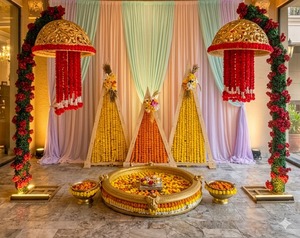 Decoración de escenario Haldi para interiores/exteriores para preparación de rituales, hermosa tina Urli de fibra dorada con forma de loto tradicional con taburetes - Product Image 2