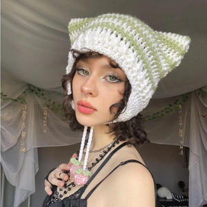 Chapeau en crochet pour femme, style tendance 2025, oreilles de chat, fait main, 100% coton, pour l'automne et l'hiver, idéal pour les voyages - Product Image 5