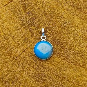 Conjunto de colgantes y dijes finos nepalíes tibetanos de Plata de Ley 925 hechos a mano, collar con colgante de bisel de piedras preciosas drusas con ventana azul cielo - Product Image 1