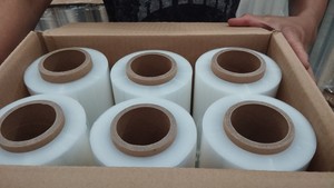 Película elástica de PE transparente 10-20 micras a prueba de humedad y suave para proteger la carcasa de plástico y muchos otros productos - Product Image 4