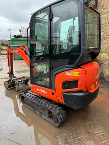 Excavadora Compacta Kubota U27-4 de 2.7 Toneladas, Mini Excavadora Hidráulica con Motor Diésel para Movimiento de Tierras - Product Image 2