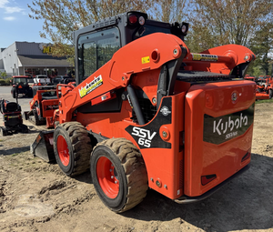 Tractor de ruedas Kubota SSV65 usado respetuoso con el medio ambiente de alta calidad y confiable actualmente disponible para la venta - Product Image 5