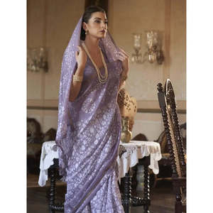 ผ้าส่าหรีผ้าฝ้ายพิมพ์ลายดอกไม้สีม่วงไลแลคแบบมันเงา พร้อมเสื้อคลุมพู่ห้อย ขนาดสั่งตัดได้ ไม่เย็บสำเร็จ ผลิตในอินเดีย เหมาะสำหรับใส่ในโอกาสลำลองและเทศกาลต่างๆ - Product Image 2