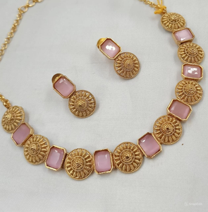 Bijoux en cuivre traditionnels et à la mode indiens, ensemble de bijoux de mariage pour femmes, ensemble de boucles d'oreilles et de collier - Product Image 1