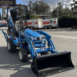 Tracteur compact LS MT125 HST le plus vendu avec chargeur et pelle rétrocaveuse - Product Image 5