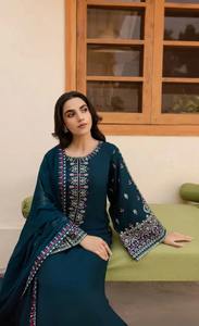 Superbe costume 3 pièces brodé Deep Teal Modern Elegance pour une tenue de jour en soirée en toute occasion avec des fils multiples délicats - Product Image 5