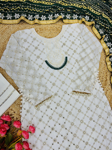 Georgette à broderies lourdes avec travail de moti et bordure en dentelle à manches longues, tenue de soirée indienne et pakistanaise avec bordure en dentelle - Product Image 4